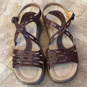 Ladies sandals choc brown sz 9